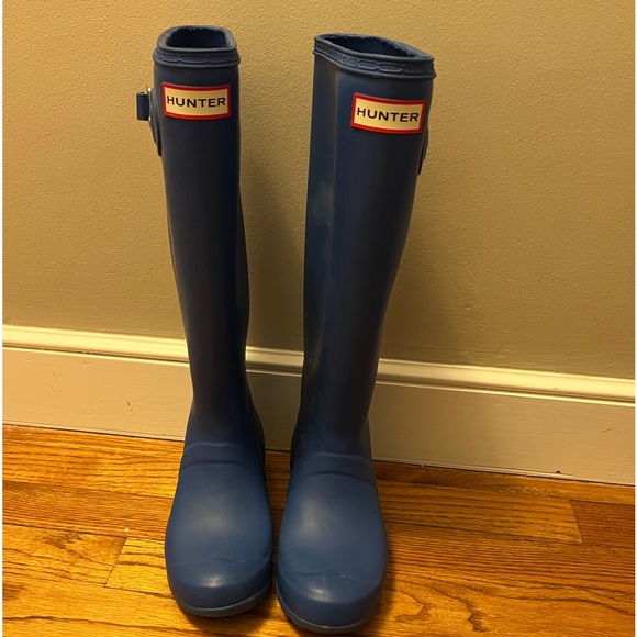 Blue Hunter boots. - Picture 2 of 7